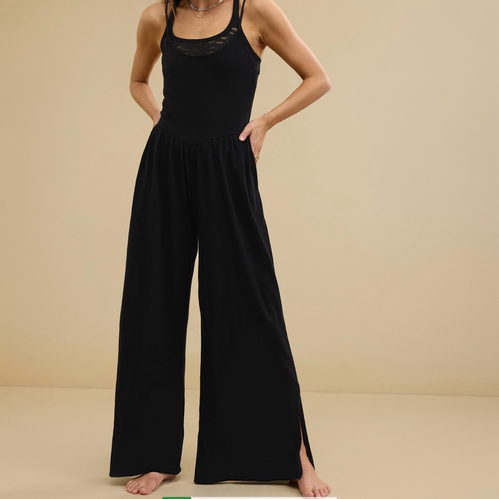 🚫SOLD🚫 Sz Med Aerie The Barre Jumpsuit NWT